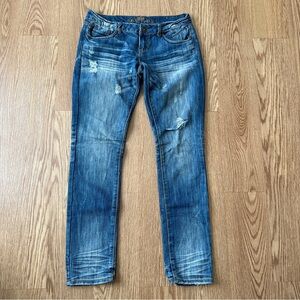 Almost Famous Distressed Blue Straight Leg Distressed Denim Women’s Size 9